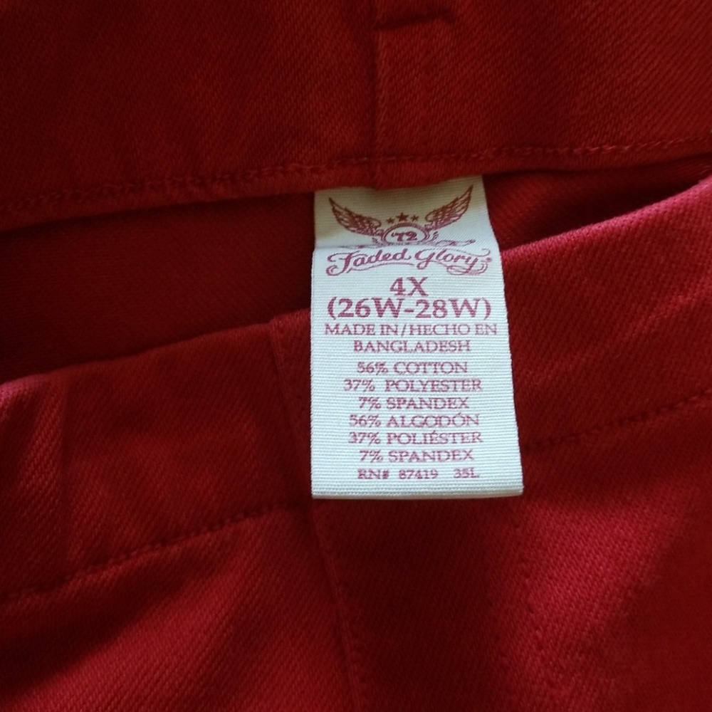 Red jeggings capris